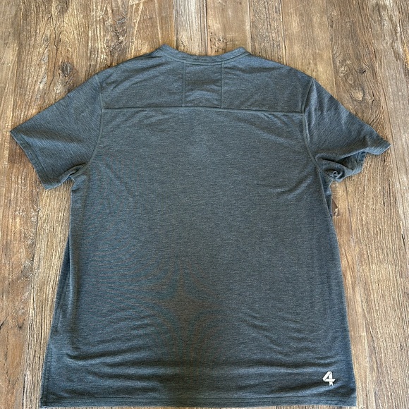 Fourlaps x Peloton Men’s 3 button T shirt - Size L - Picture 6 of 6